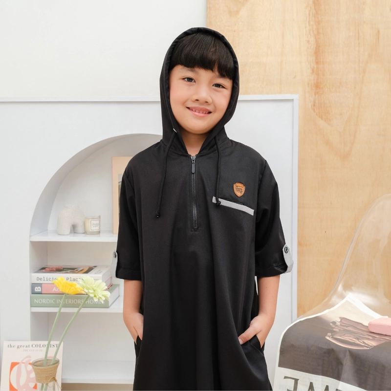 Product image Kawan Muslim - Jubah Hoodie Anak Laki Laki Usia 1-14 Tahun Warna Hitam Coklat Maroon (KM8) 1&2 TAHUN Hitam