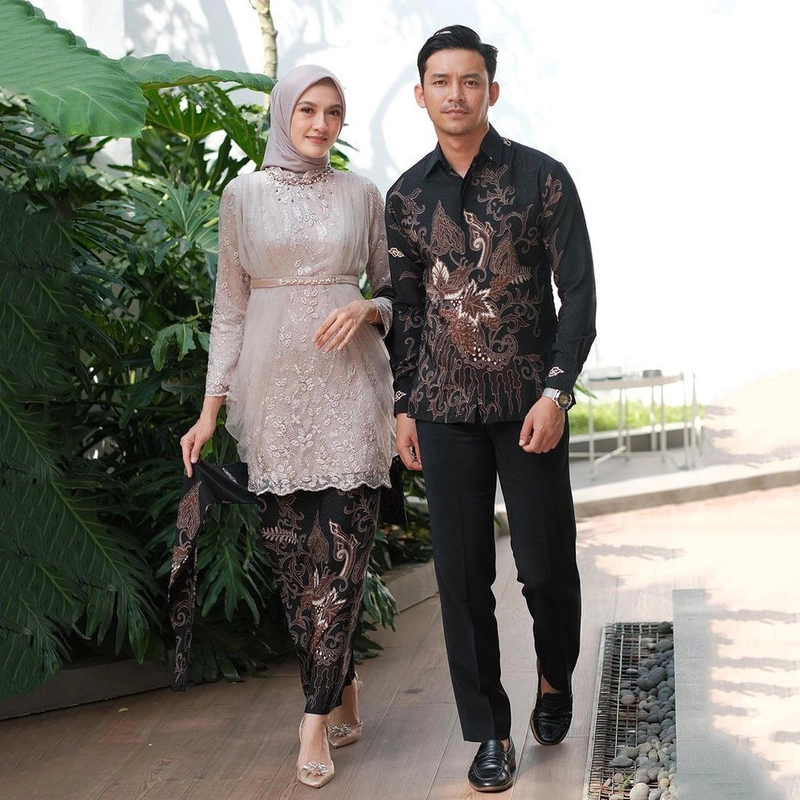 Product image COLLECTION SARJANA - Kebaya Couple Original - Brokat Tille Mutiara - Katun Premium - lalita ROK+SELENDANG ROSE