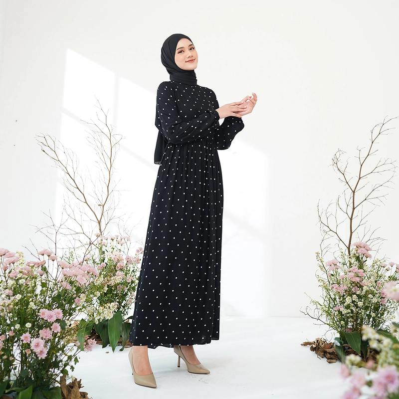 Product image Yasmin dress Syari Muslimah warna HITAM bahan Rayon Viscose Premium Busui Friendly S HITAM