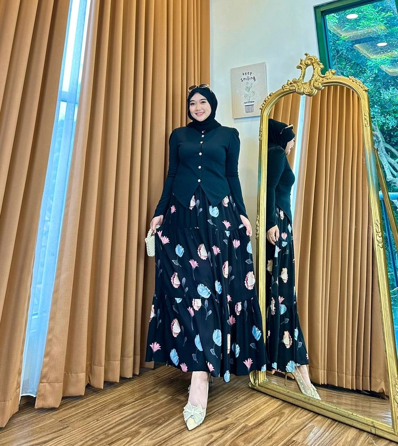 Product image Khisna collection - Arunika set rok kekinian motif menarik Allsize Hitam