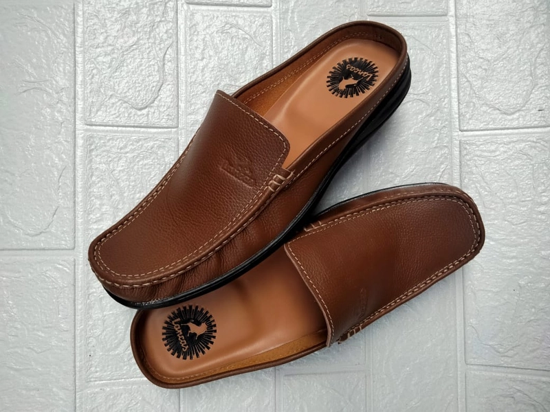 Product image RENINE - ALZ 017 Sepetu Sandal Bustong Mocassin Kulit Asli 39 Hitam
