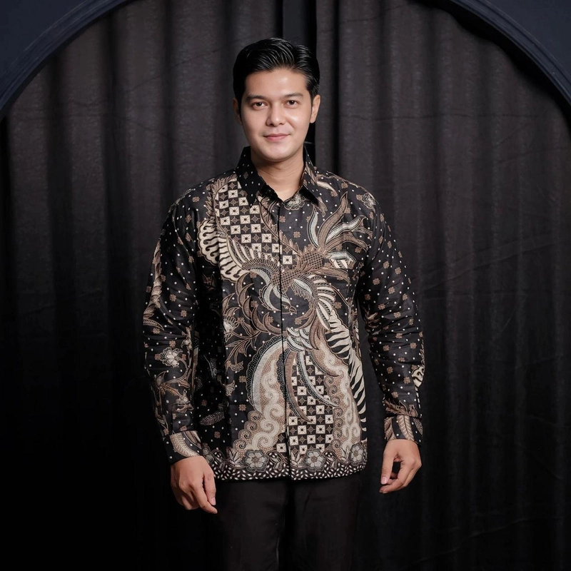 Product image Kois Batik - Kemaja batik pria berlapis furing terbaru keren motif pradana hitam M Kemeja pradana hitam