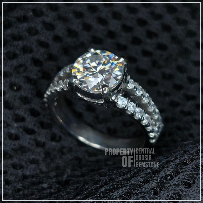 Product image CENTRAL GROSIR GEMSTONE - Cincin Wanita Moissanite Ring Silver Perak 8 x 8 x 5mm Ring Silver