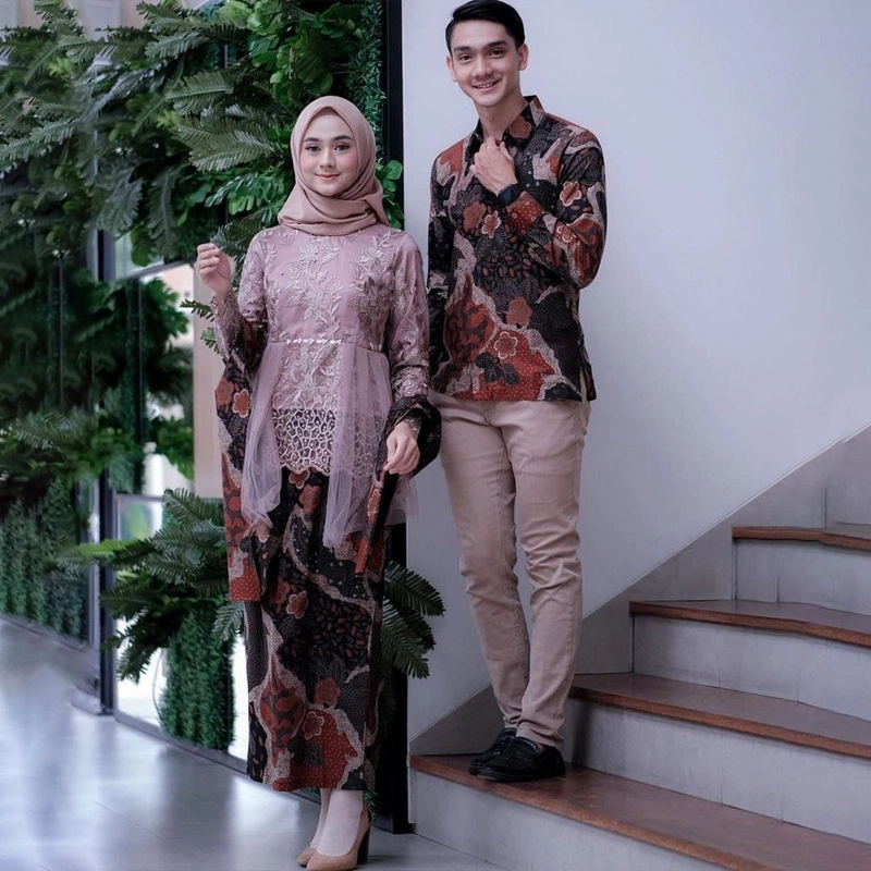 Product image COLLECTION SARJANA - TERBARU - Batik Couple Gina - FREE SELENDANG - Kebaya Brokat Tille Mutiara Keba Kemeja M Gina