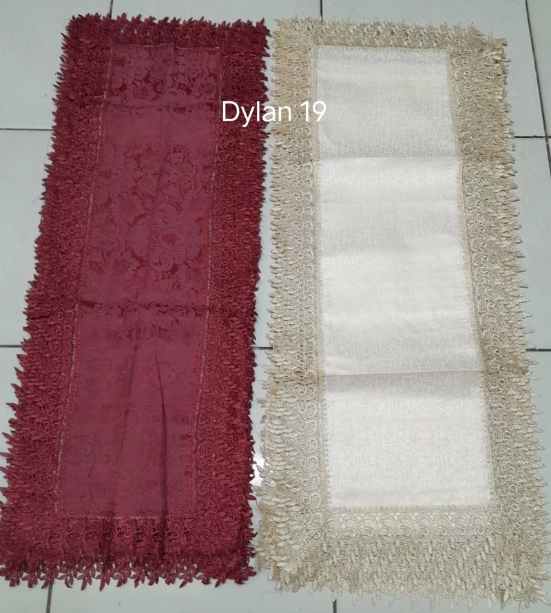 Product image Dylan 19 [TA] - Taplak Meja Tamu Bordir Organdi 40x100 - Merah/Cream 40x100 Merah/Cream