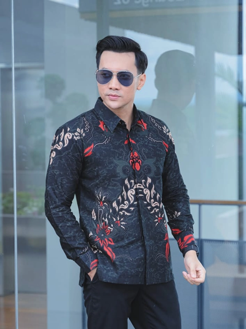 Product image COLLECTION SARJANA - KEMEJA BATIK MENSTYLE - KALINGGA - Katun Prima Premium - Furing HPL M Kalingga