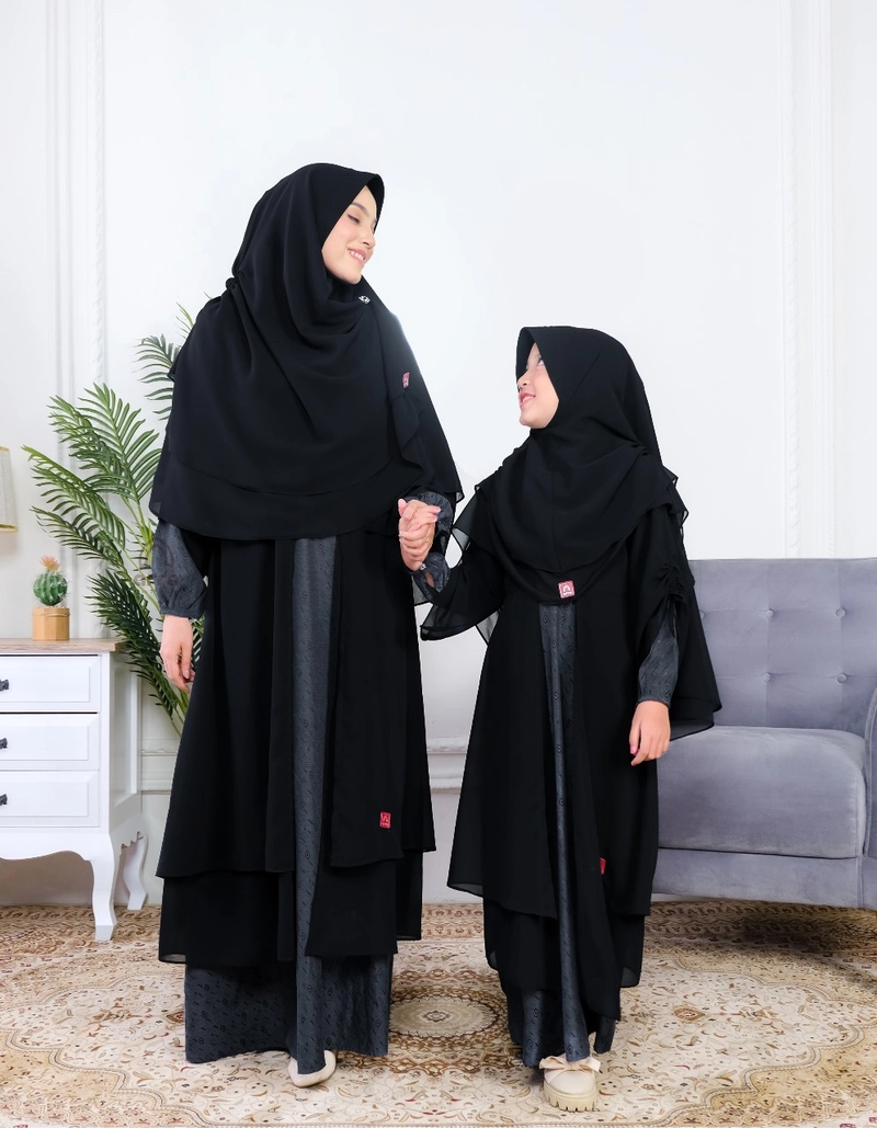 Product image Arra - Baju Sarimbit Marwah Black Ebony S Khimar Anak