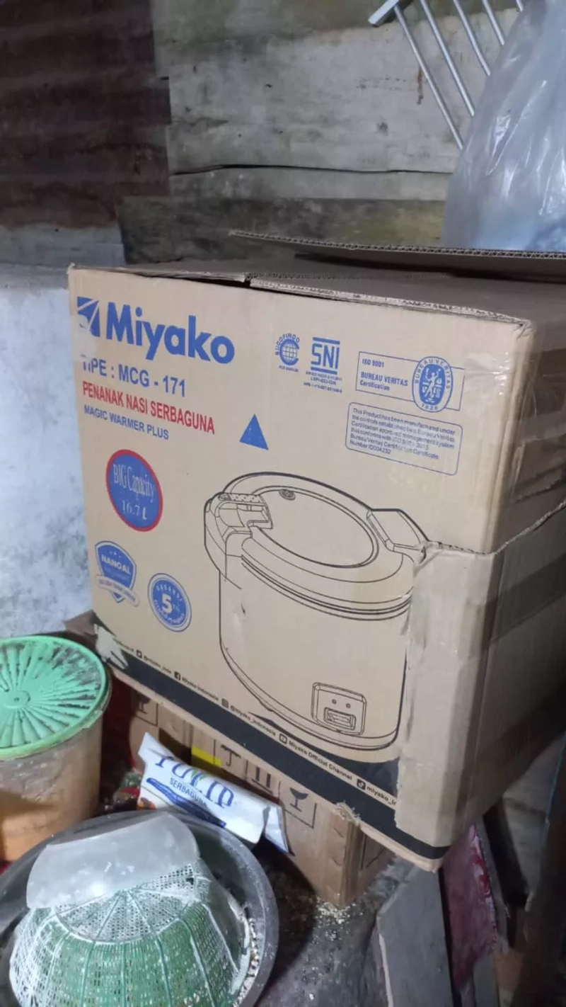 Product image Rizki Electronics - MIYAKO MAGICOM MCG -171 BESAR 6 LITER silver