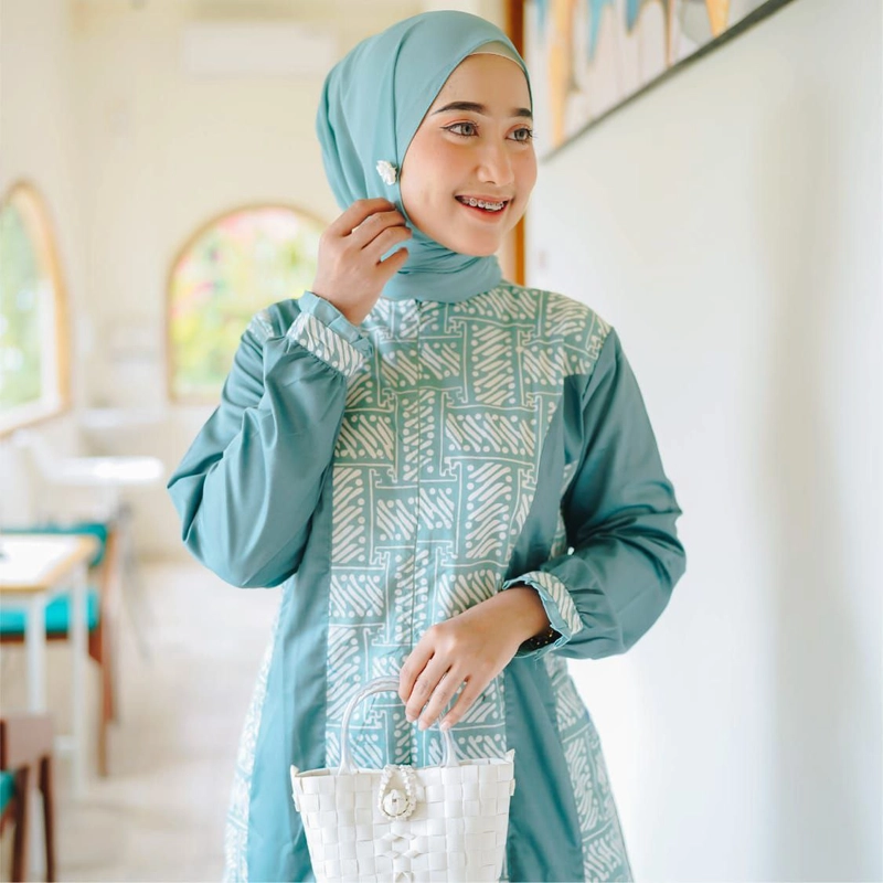 Product image COLLECTION SARJANA - COLLECTION SARJANA - GAMIS MOTIF BATIK - COUPLE GAMIS FATIN - ORIGINAL - BATIK KATUN PRIMA SANFORIS KEMEJA M FATIN