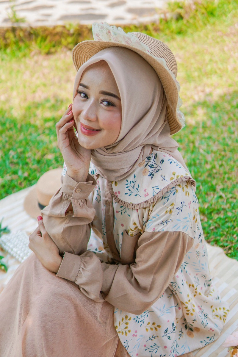 Product image byLayna Official - Baju Kemeja Wanita Vania Blouse Allsize Mocca