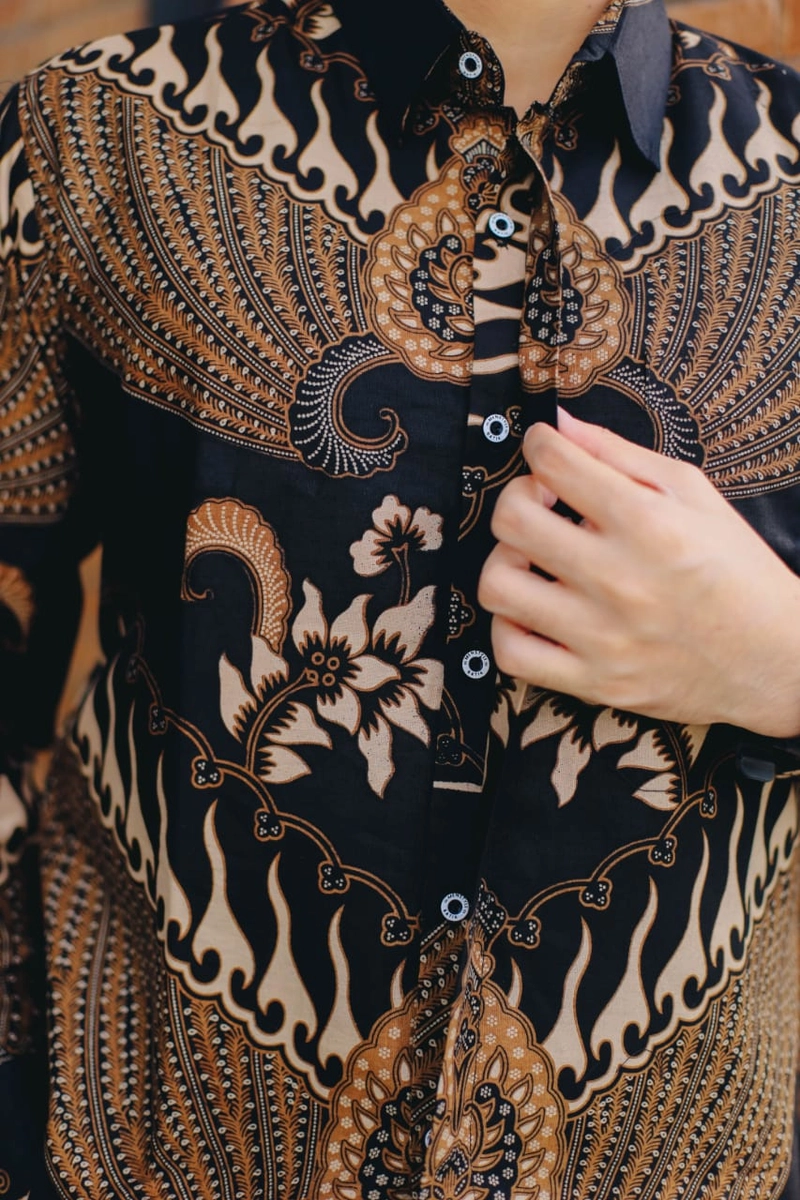 Product image COLLECTION SARJANA - KEMEJA BATIK LENGAN PANJANG - BAMANTARA - FURING- KAIN KATUN BERKUALITAS M BAMANTARA