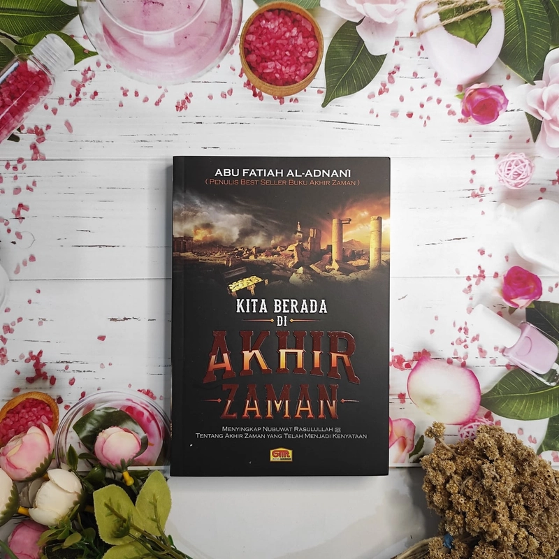 Product image Pustaka Arafah - Kita Berada di Akhir Zaman SC Soft Cover