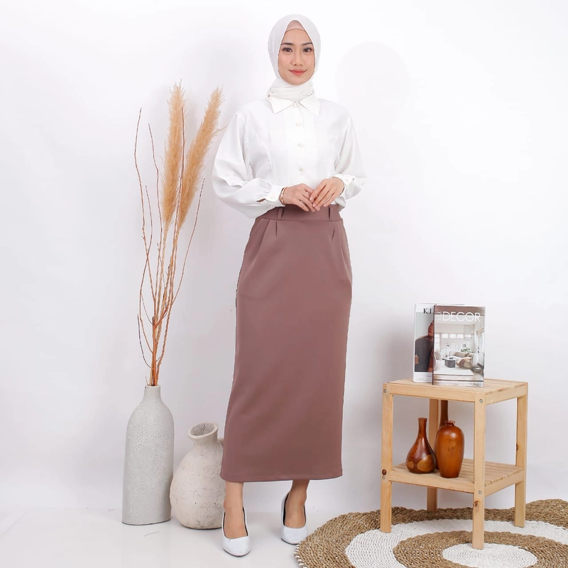Product image Syahrinda - Rok Lurus Span Scuba Skirt Ashya Stretch Saize Standar Jumbo Big Size Size 1 Coklat Alphin