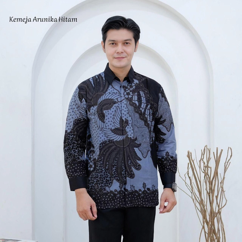 Product image Kois Batik - Batik coupel pria kemeja dan tunik wanita terbaru motif arunika hitam L Kemeja arunika hitam