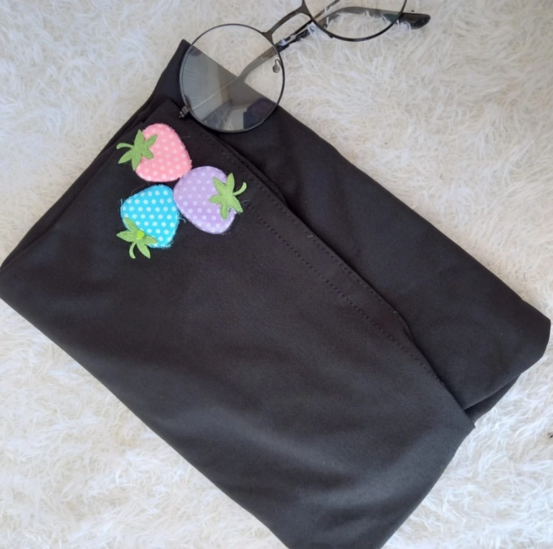 Product image Fisky Collection - Hijab Segitiga Instant Anak Strobery All Size Hitam