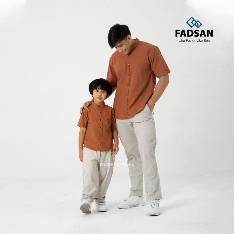 Product image FADSAN - Kemeja Polos Couple Ayah dan Anak Lengan Pendek Warna Teracotta -Tufy Series SIZE BAYI NO.1 TUFY TERACOTTA