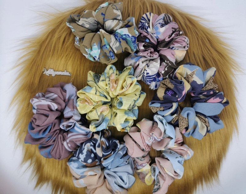 Product image Milyarda Hijab - Scunchie Motif Ikat Rambut Cempol ALL SIZE RANDOM