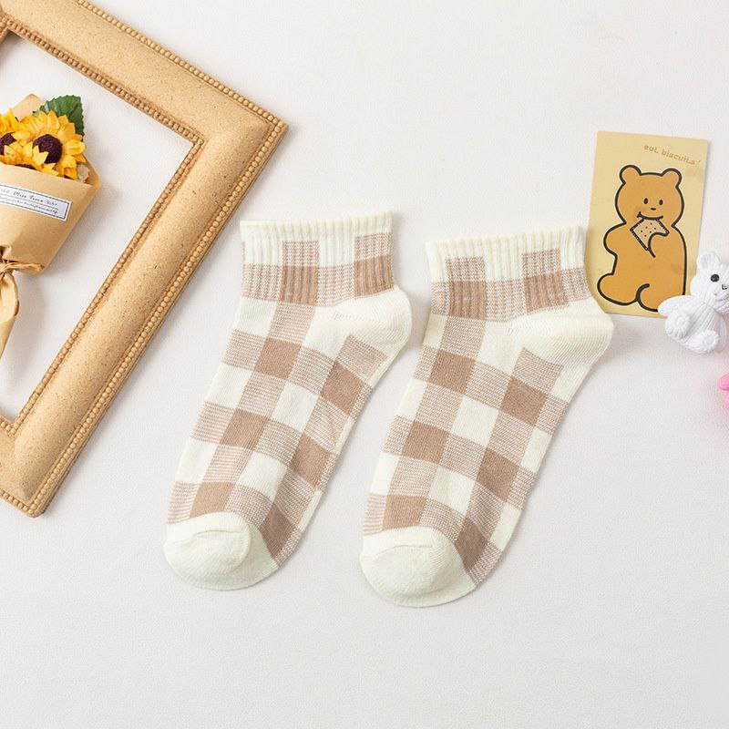 Product image Kaos Kaki satu set isi 5 pasang Unik Lucu Wanita Fashion Motif cokelat isi 5 psg/set cokelat bear