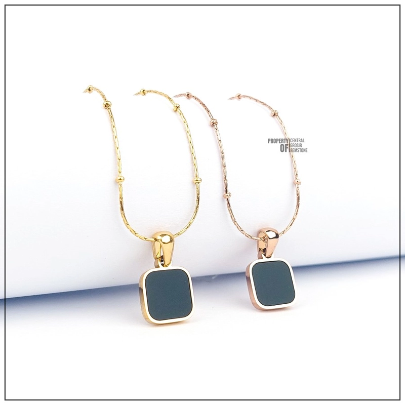 Product image CENTRAL GROSIR GEMSTONE - Kalung Titanium Liontin Black Clover Fashion Wanita 45cm Gold