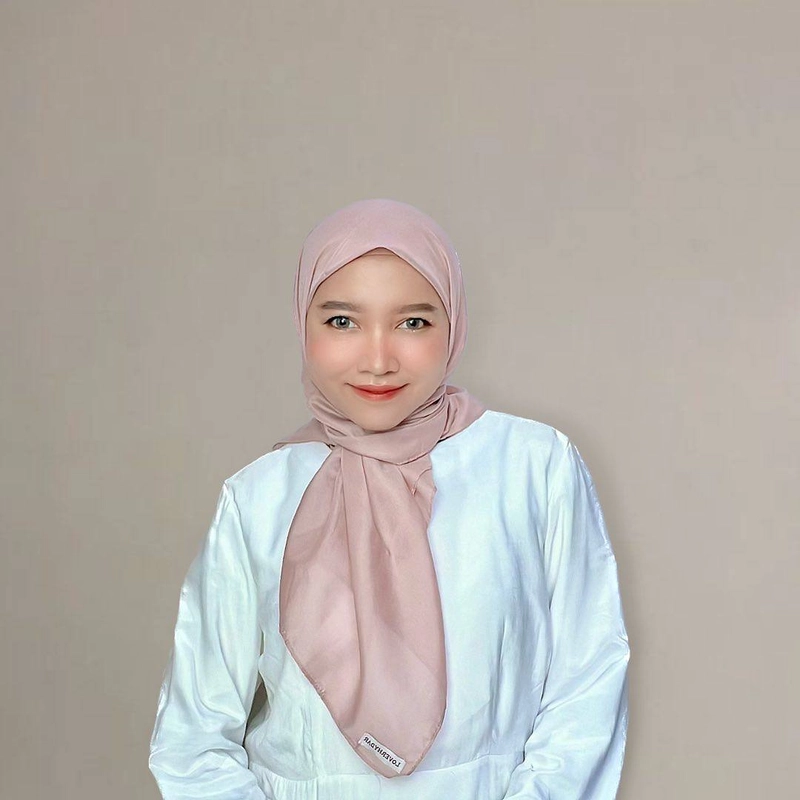 Product image Loverhydar - Hijab Segi Empat Paris Premium Roserhy 115 x 115 cm Plum