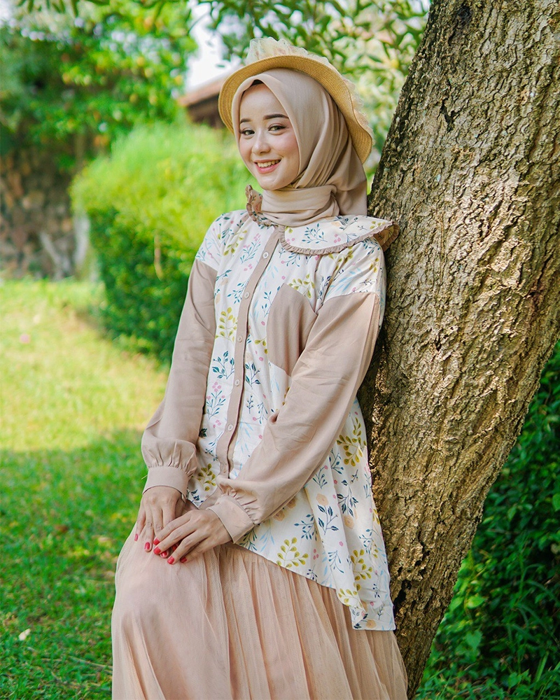 Product image byLayna Official - Baju Kemeja Wanita Vania Blouse Allsize Mocca