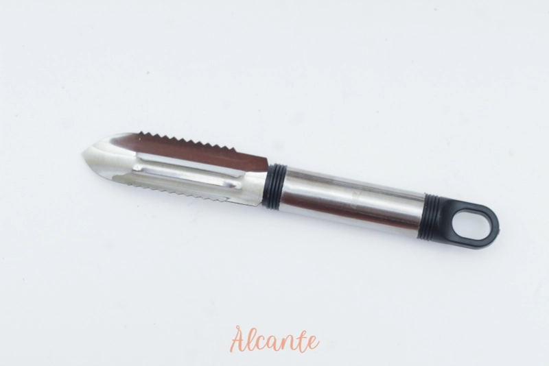 Product image Alcante - Peeler Lancip Pengupas Hitam