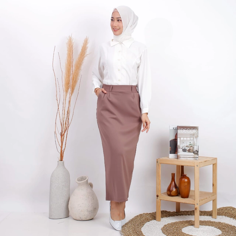 Product image Syahrinda - Rok Lurus Span Scuba Skirt Ashya Stretch Saize Standar Jumbo Big Size Size 1 Coklat Alphin