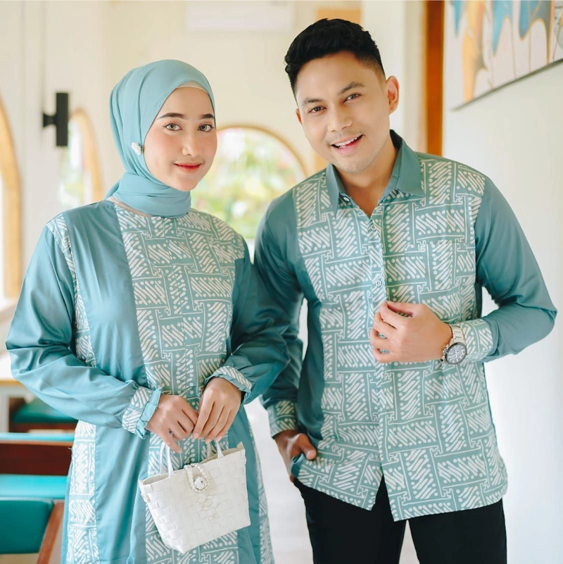 Product image COLLECTION SARJANA - COLLECTION SARJANA - GAMIS MOTIF BATIK - COUPLE GAMIS FATIN - ORIGINAL - BATIK KATUN PRIMA SANFORIS KEMEJA M FATIN