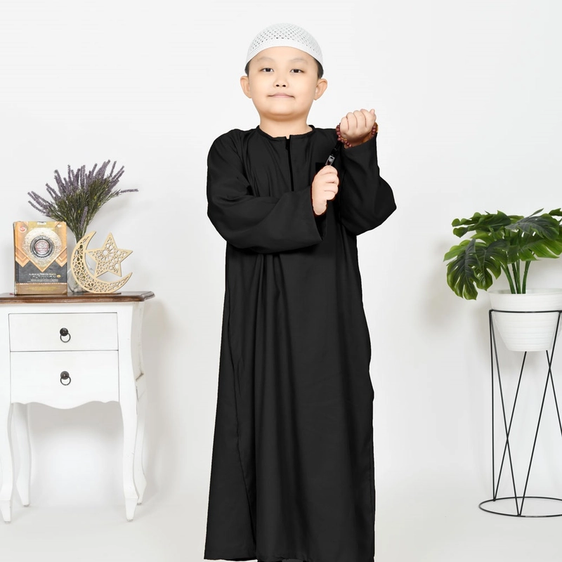 Product image Jembar - Jubah Anak Laki Laki Ubay Lengan Panjang 3-12 Tahun Baju Gamis Polos SET PECI DAN TASBIH S Hitam