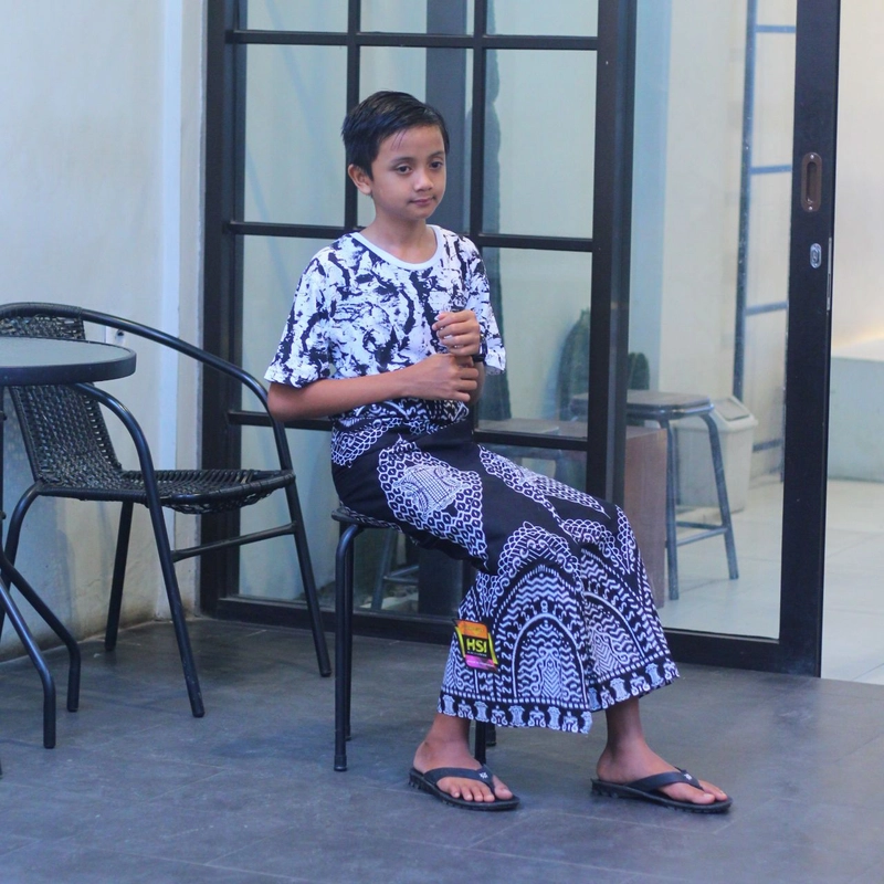 Product image Batik Alfin - Sarung Remaja Batik Anak Biru
