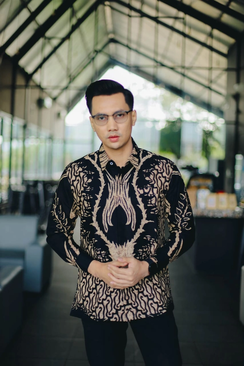 Product image COLLECTION SARJANA - KEMEJA BATIK - BATIK LENGAN PANJANG - ABIMANYU M ABIMANYU