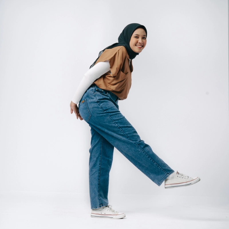 Product image MKY Clothing - BOYFRIEND TAPERED JEANS WANITA BIRU S (26) MIUU02-BLU Biru