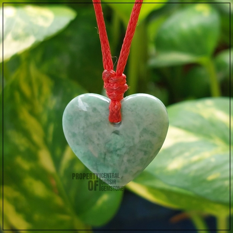 Product image CENTRAL GROSIR GEMSTONE - Liontin Batu Giok Hijau Natural Jadeite Albite 21.04 x 20.64 x 4.86 Hijau Keabuan