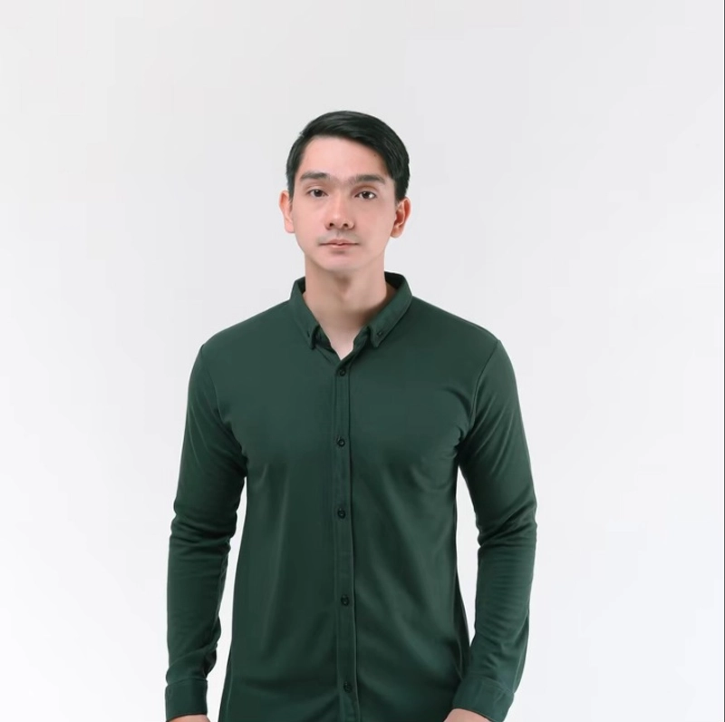 Product image MR DEE - Kemeja panjang pique hijau botol S Hijaubotol