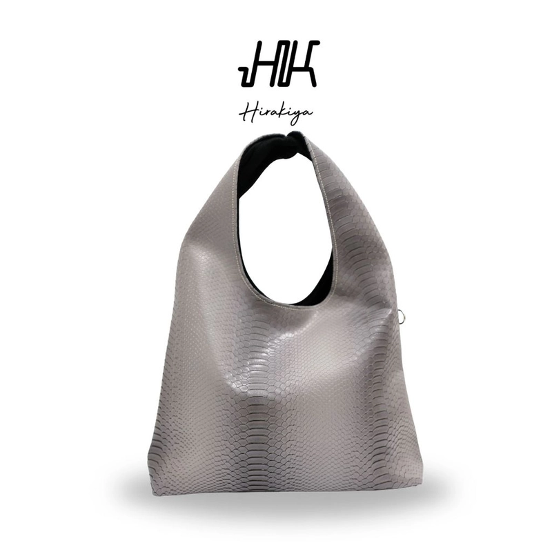 Product image Hirakiya id - Kiru Totebag Tas Wanita Kato Synthetic Leather Size 33x8x26 cm Totebag Silver