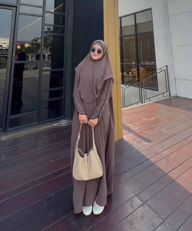 Product image Khisna collection - Abaya Umami set hijab nutup dada akses kancing dilengan bestseller Allsize Milo