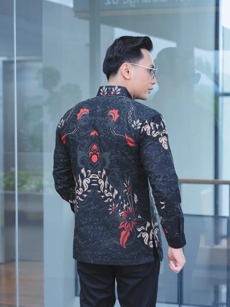 Product image COLLECTION SARJANA - KEMEJA BATIK MENSTYLE - KALINGGA - Katun Prima Premium - Furing HPL M Kalingga