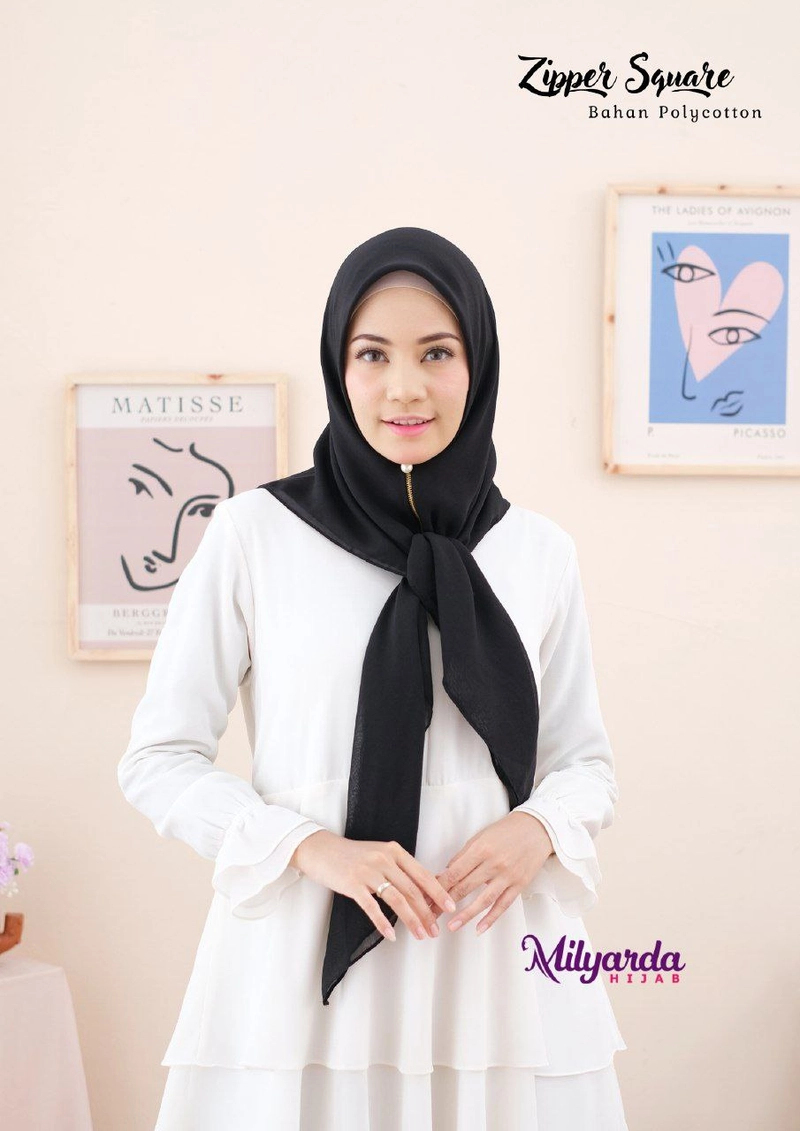 Product image Milyarda Hijab - Hijab Zipper Square Milyarda Hijab all size hitam