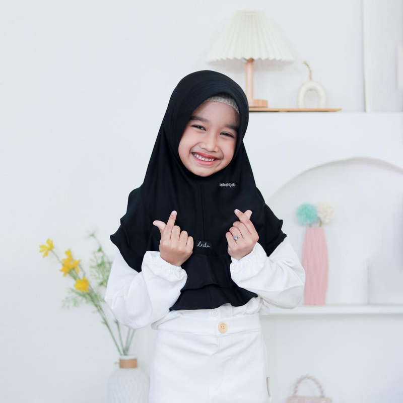 Product image Leika - BERGO LILY HIJAB INSTAN ANAK BEST SELLER 5 - 10 Tahun ALLSIZE Black