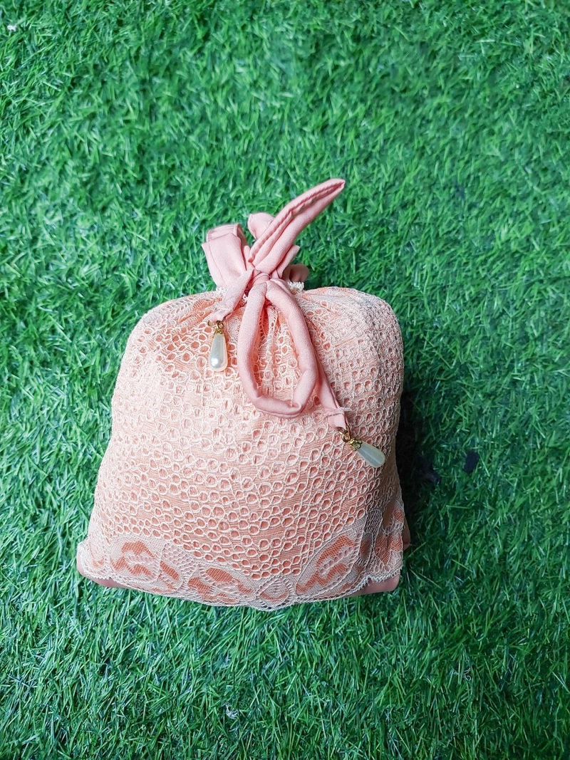 Product image Mukena Zara Silk Renda - Dagu Syari All Size Peach