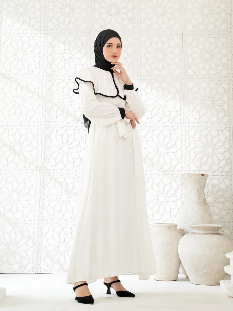 Product image Lusianasae - Arabesque Dress Busui Friendly Pantai bahan katun dolby M Broken white