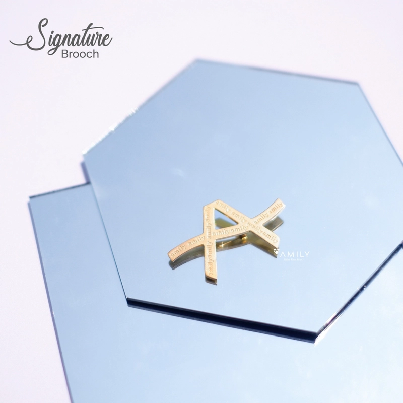 Product image Signature Brooch Signature Brooch Gold