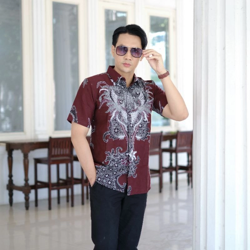 Product image Khisna collection - Kemeja Batik Pria Dewasa Kekinian Modern Motif Burgundy M Hem burgundy