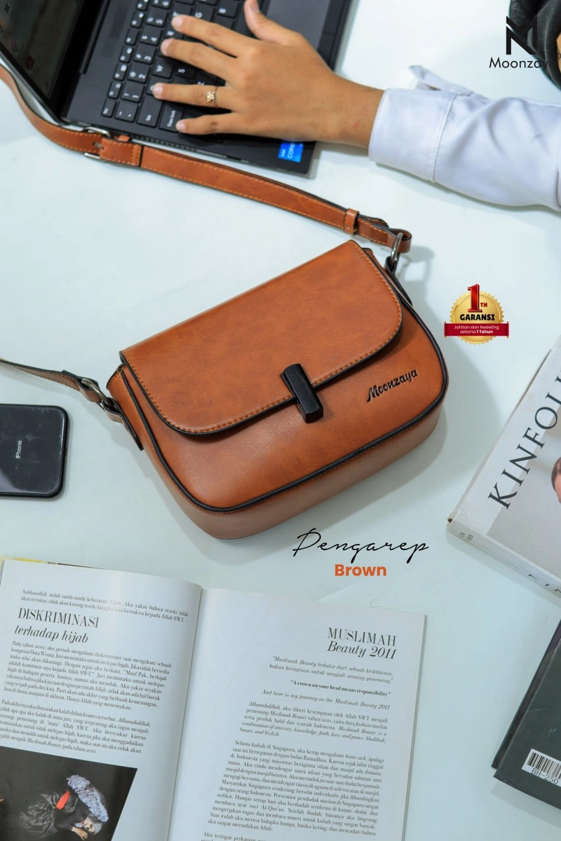 Product image Moonzaya - PENGAREP BAG BY MOONZAYA TAS SELEMPANG WANITA PENGAREP BROWN