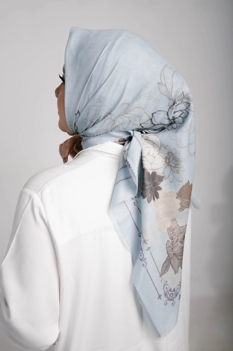 Product image Dyaramira - Rose Scarf Kerudung Segi Empat allsize Salted Egg