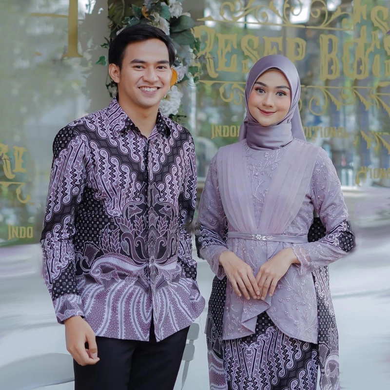 Product image COLLECTION SARJANA - KEMEJA LENGAN PANJANG PRIA - BATIK DEVINTA M BUNGA