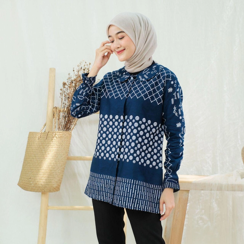 Product image Kois Batik - Atasan Batik Coupel Kembar Hem Dan Blouse Motif Jaring Navy L blouse jaring navy