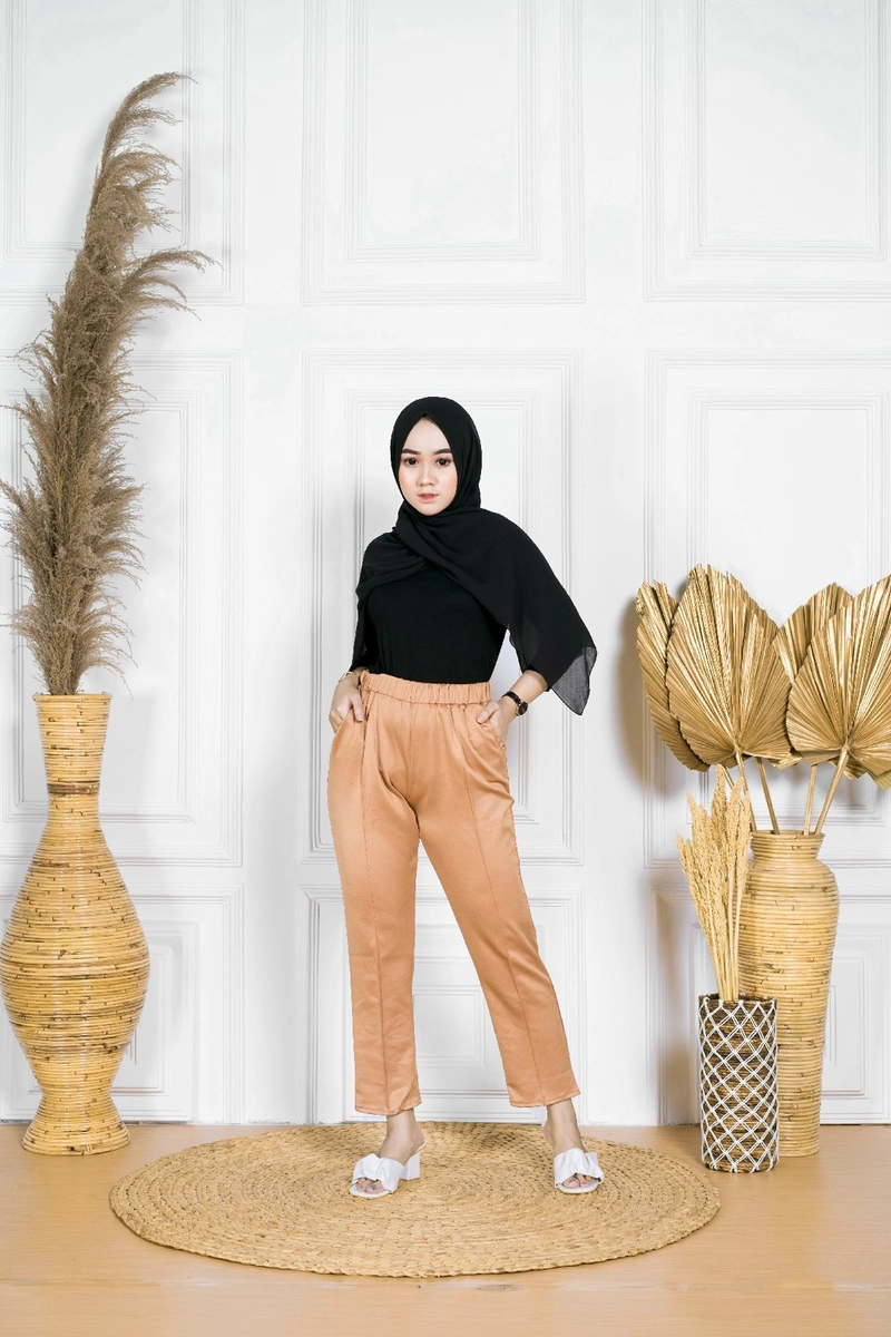 Product image CELANA PENSIL SCUBA WANITA DEWASA POLOS ALL SIZE RANDOM