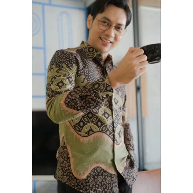 Product image Kois Batik - Kemeja Batik Pria Dewasa Terviral motif Sage grent M Kemeja Sage grent