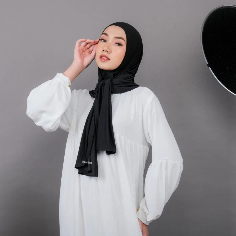 Product image Leika - PASHMINA INSTAN JERSEY DEWASA PREMIUM / PASHMINA KAOS KERUDUNG WANITA ALLSIZE Black